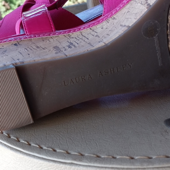 Laura Ashley Sandals - Picture 4 of 6